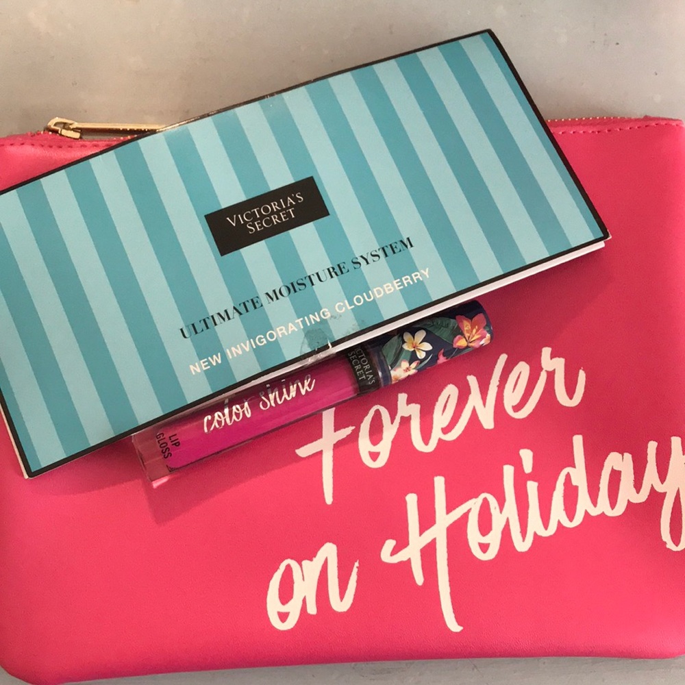 BNWT Victoria’s Secret Paradise Bag